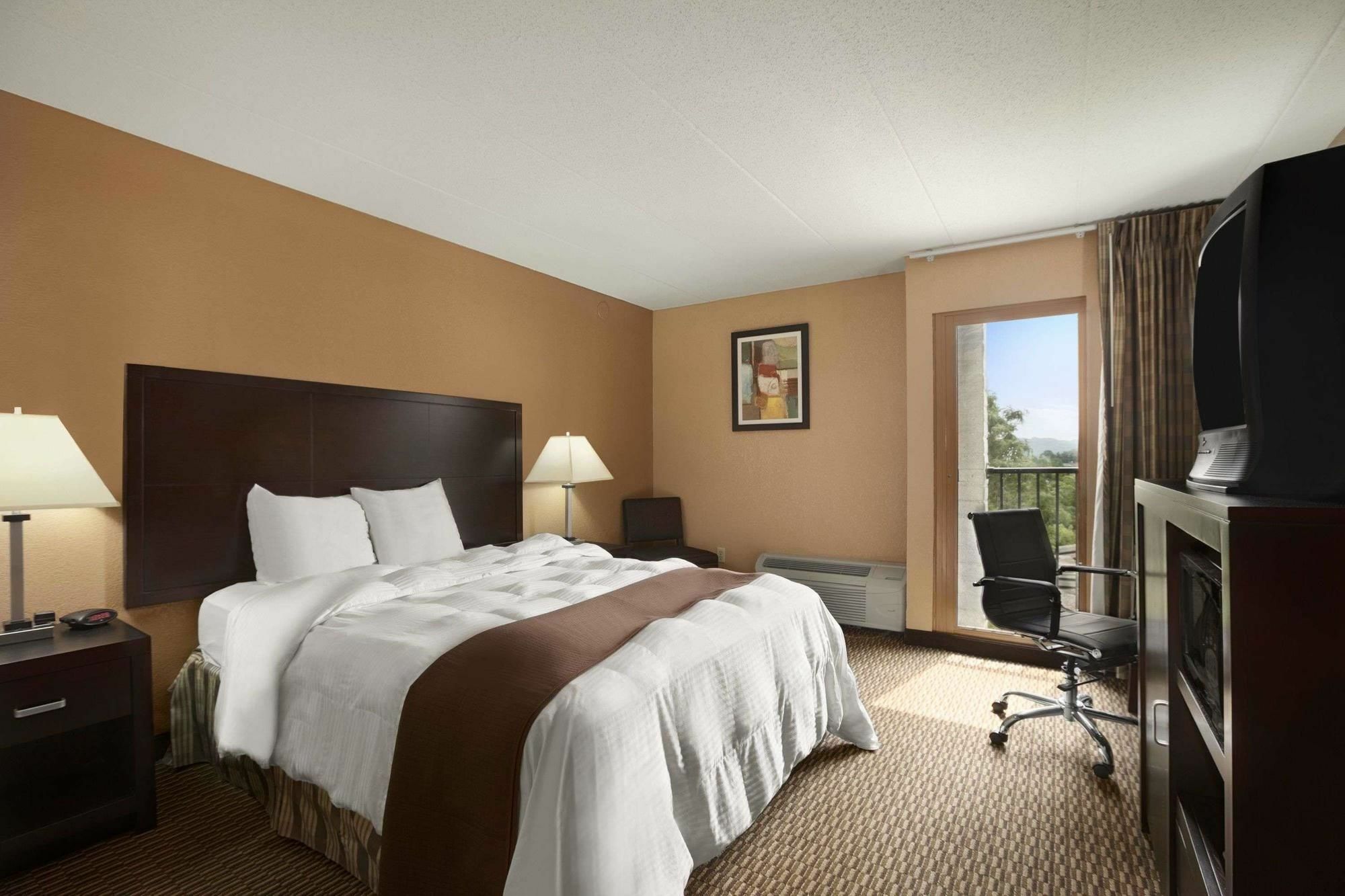 Quality Inn & Suites Silverton Exterior photo