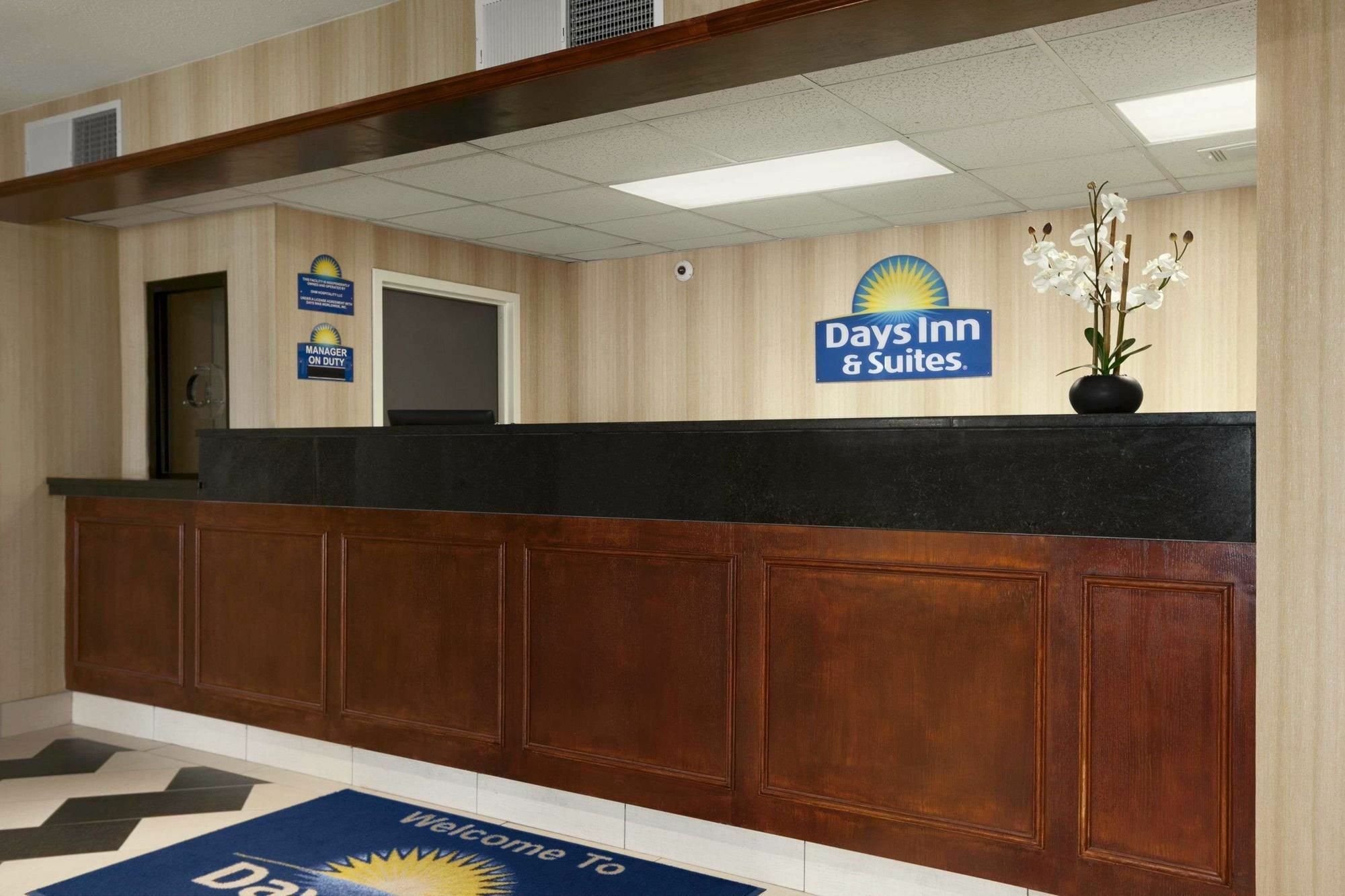 Quality Inn & Suites Silverton Exterior photo